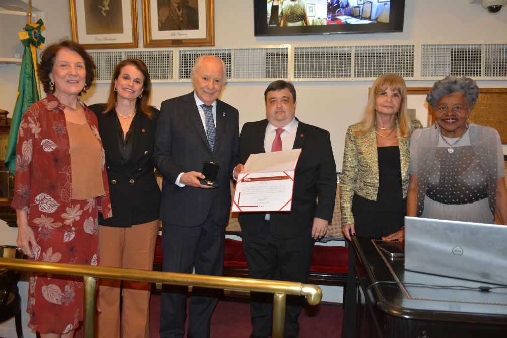 Instituto dos Advogados homenageia juristas com Medalhas Levi Carneiro e Esperança Garcia