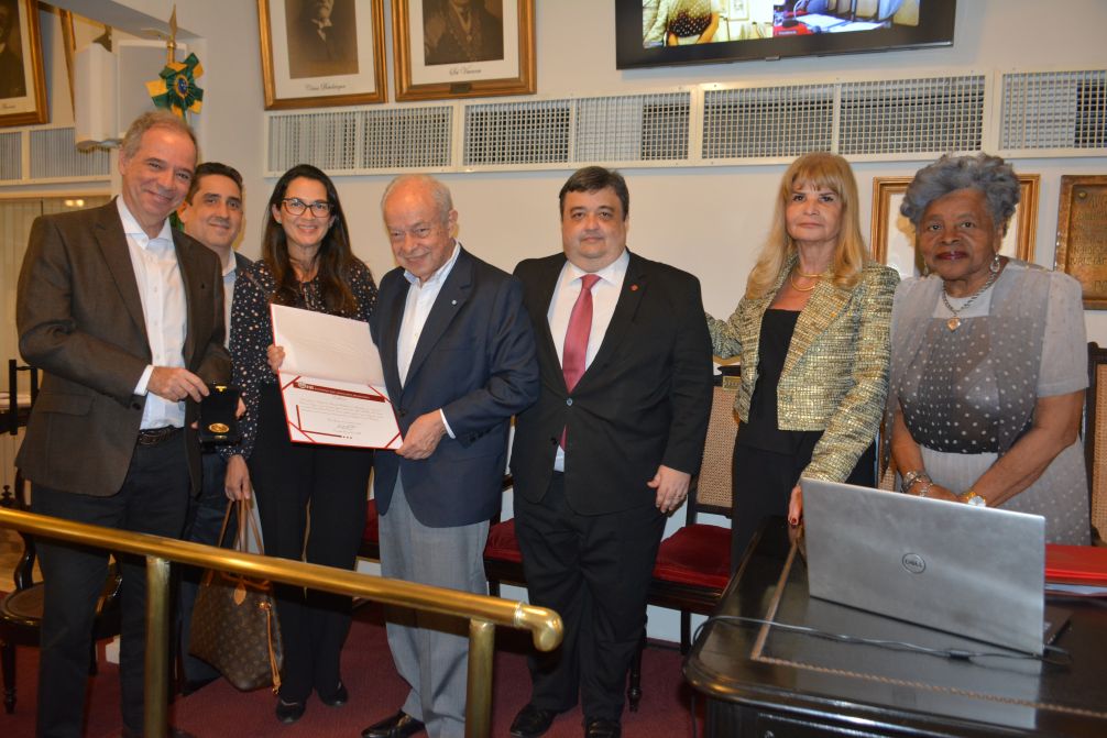 Instituto dos Advogados homenageia juristas com Medalhas Levi Carneiro e Esperança Garcia