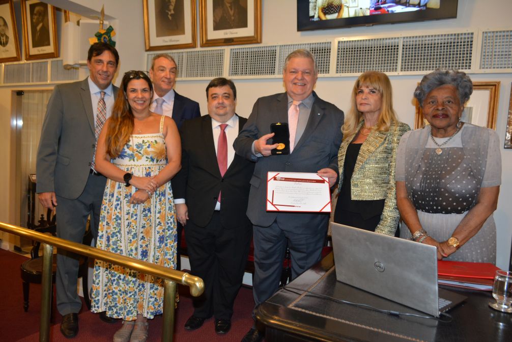 Instituto dos Advogados homenageia juristas com Medalhas Levi Carneiro e Esperança Garcia
