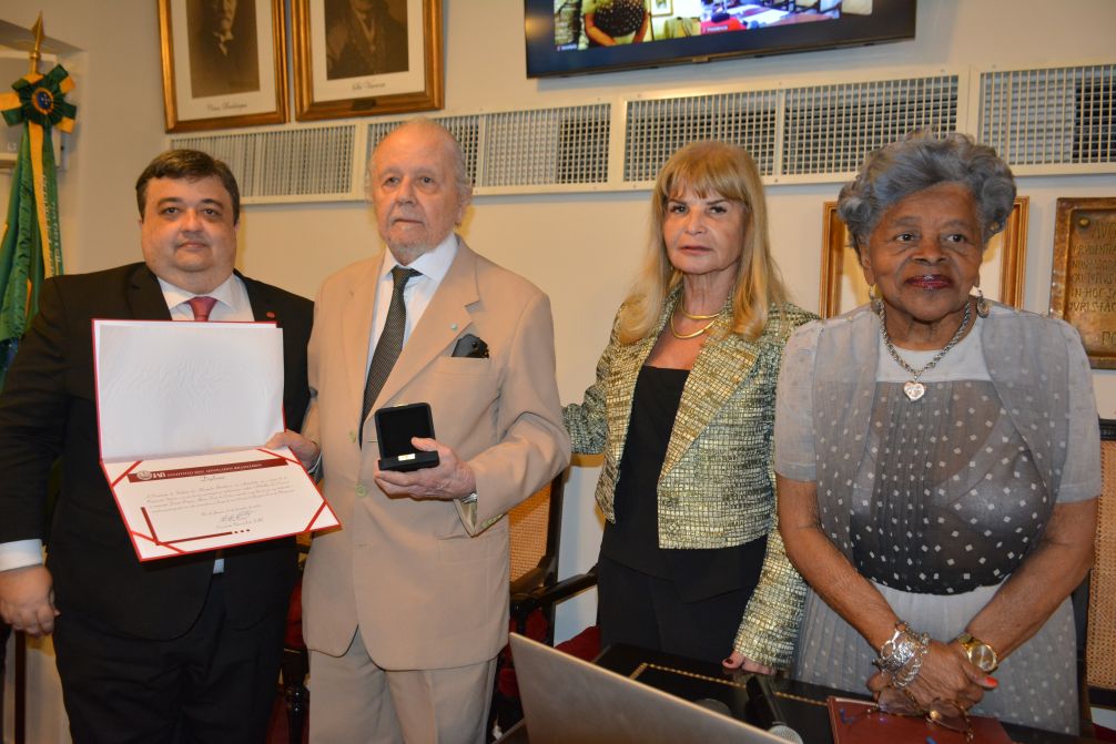 Instituto dos Advogados homenageia juristas com Medalhas Levi Carneiro e Esperança Garcia